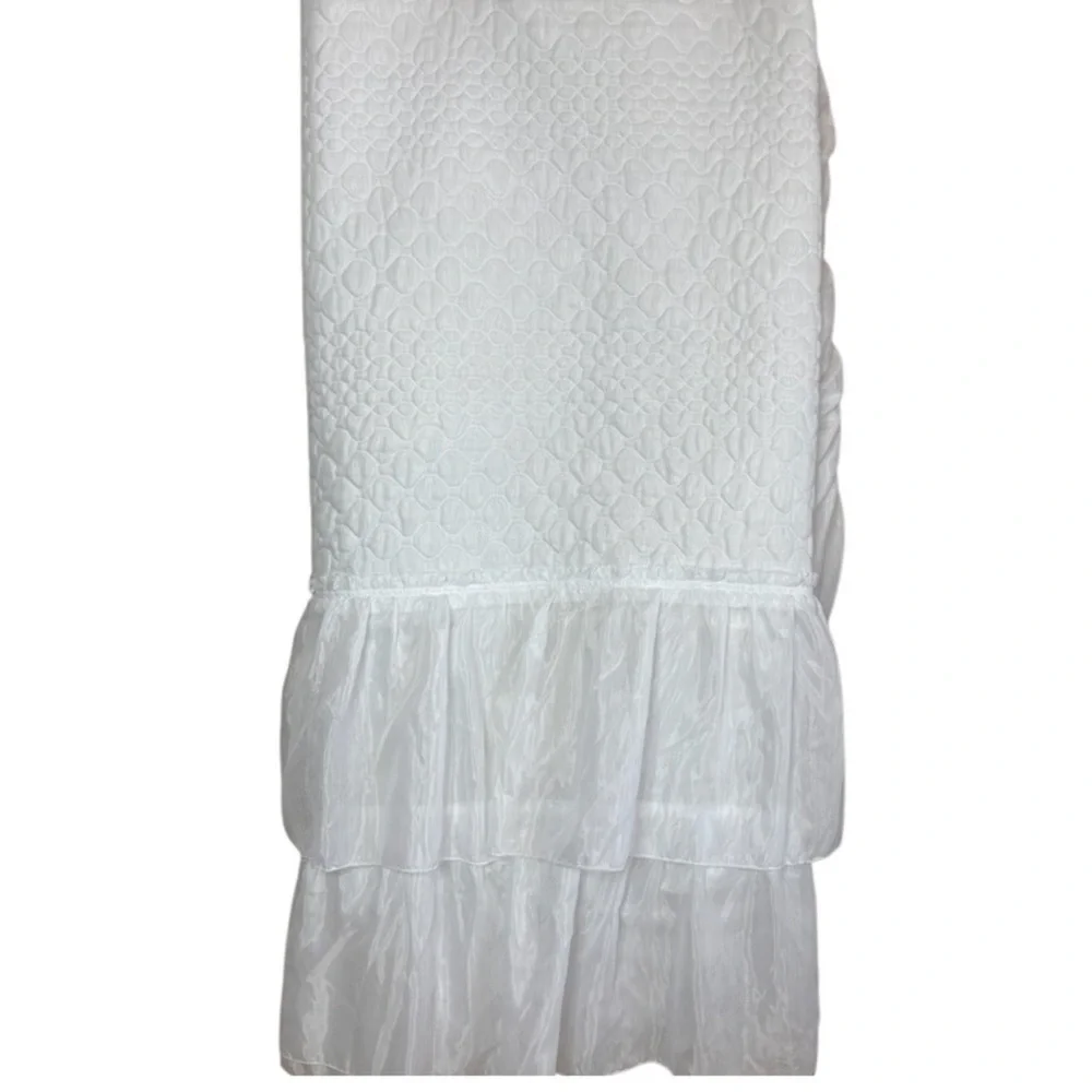 Vintage Quilt Ruffle Bedspread White Full Size Bed Ruffle Farmhouse Cottage Core